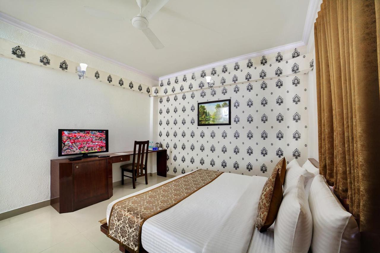 The Liverpool Blue Hotels 班加罗尔 外观 照片