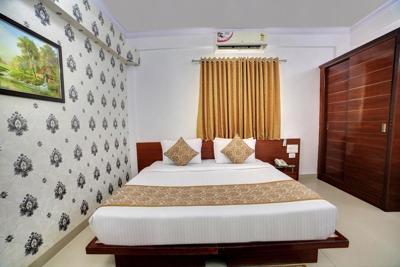 The Liverpool Blue Hotels 班加罗尔 外观 照片