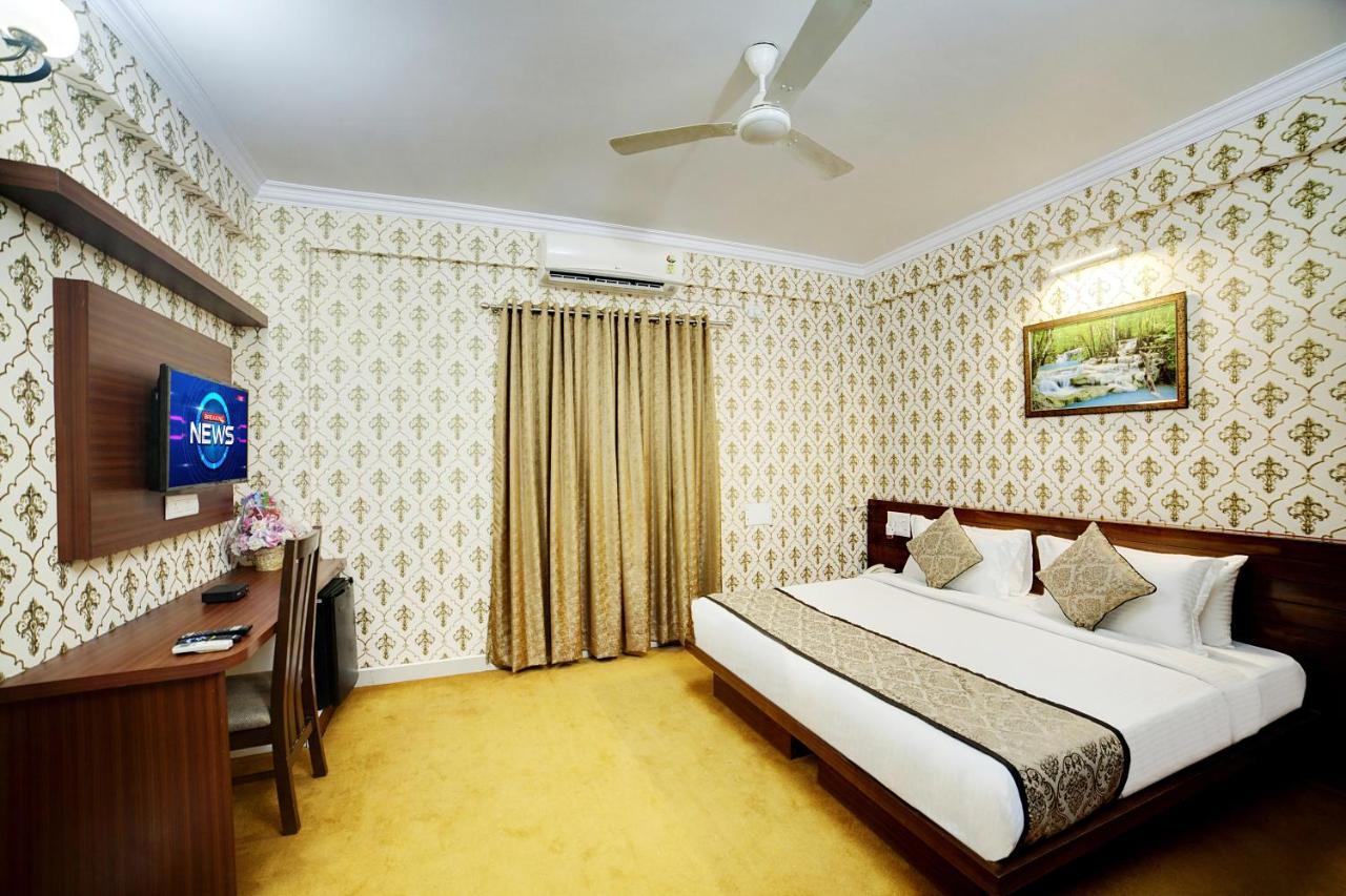 The Liverpool Blue Hotels 班加罗尔 外观 照片